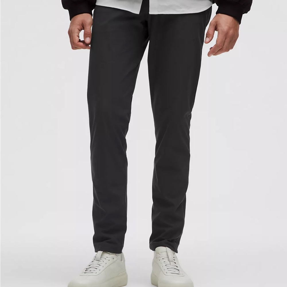 Lululemon ABC Slim-Fit 5 Pocket Pant 28L
Warpstreme Obsidian Size 34 $138